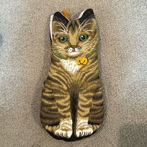 Vintage cat oven mitt